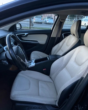 Volvo V60 cena 28900 przebieg: 299200, rok produkcji 2011 z Żnin małe 742